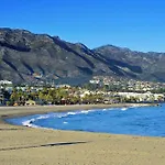 Gray Dalbion Puerto Banus - Happy Rentals