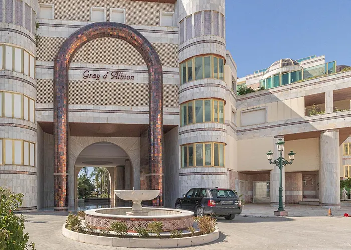 Gray Dalbion Puerto Banus - Happy Rentals