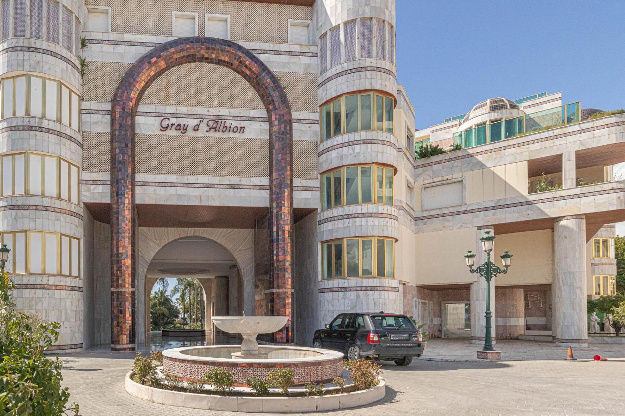 Apartamento Gray Dalbion Puerto Banus - Happy *
