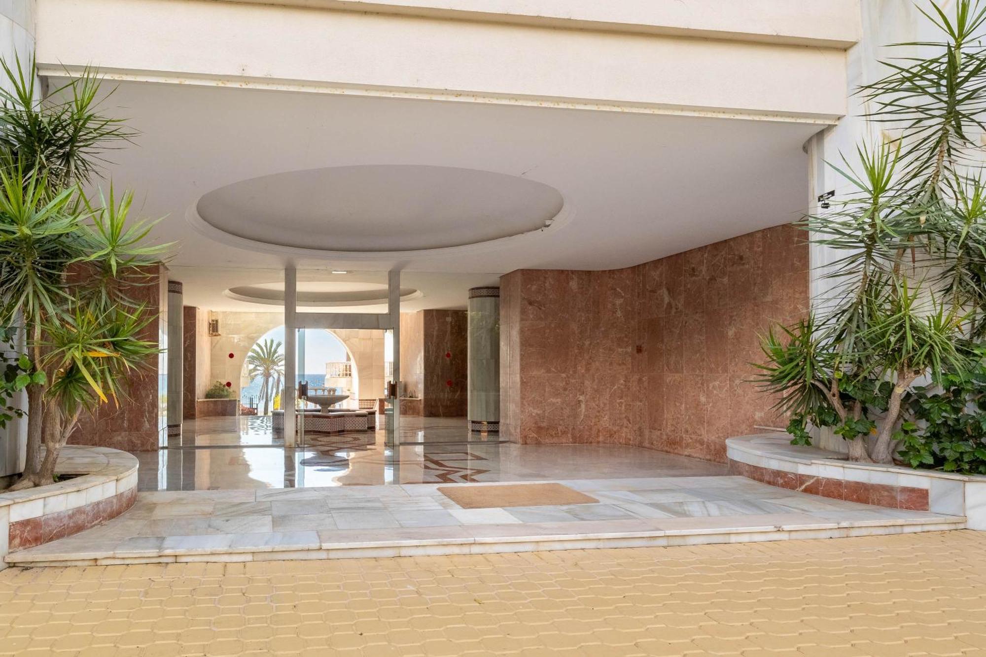 Gray Dalbion Puerto Banus - Happy Apartamento *