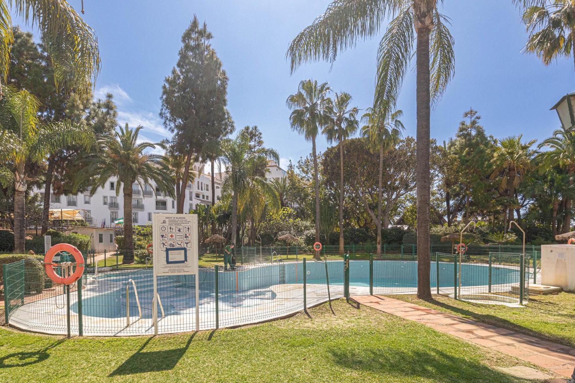 Gray Dalbion Puerto Banus - Happy Apartamento *