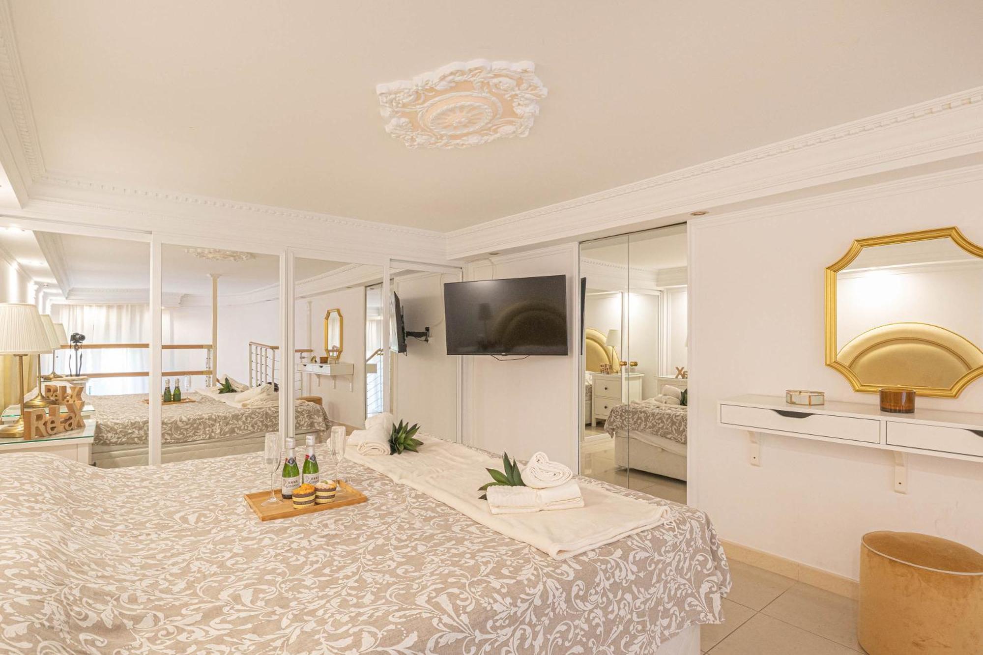 Gray Dalbion Puerto Banus - Happy Apartamento